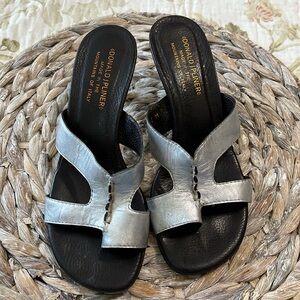 Donald J Pliner Distressed Metallic Silver Leather Kitten Heel Sandals Size‎ 7